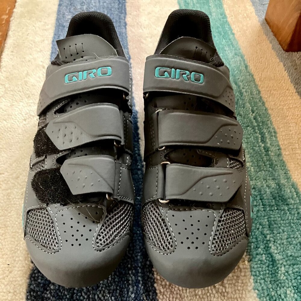 Giro Cycling Shoes – Women’s Size 39 – Excellent Condition